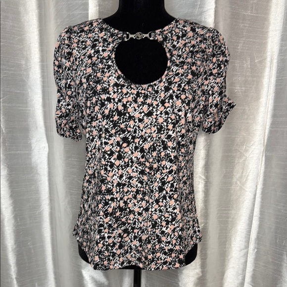 Adrienne Vittadini Women’s Small Keyhole Neckline Ruched Short Sleeve Blouse - Picture 1 of 8